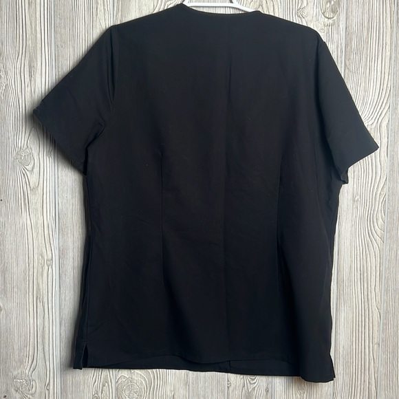 FIGS Technical Collection Womens Scrub Top Black, 2 Pockets Style Size XL - Picture 7 of 7